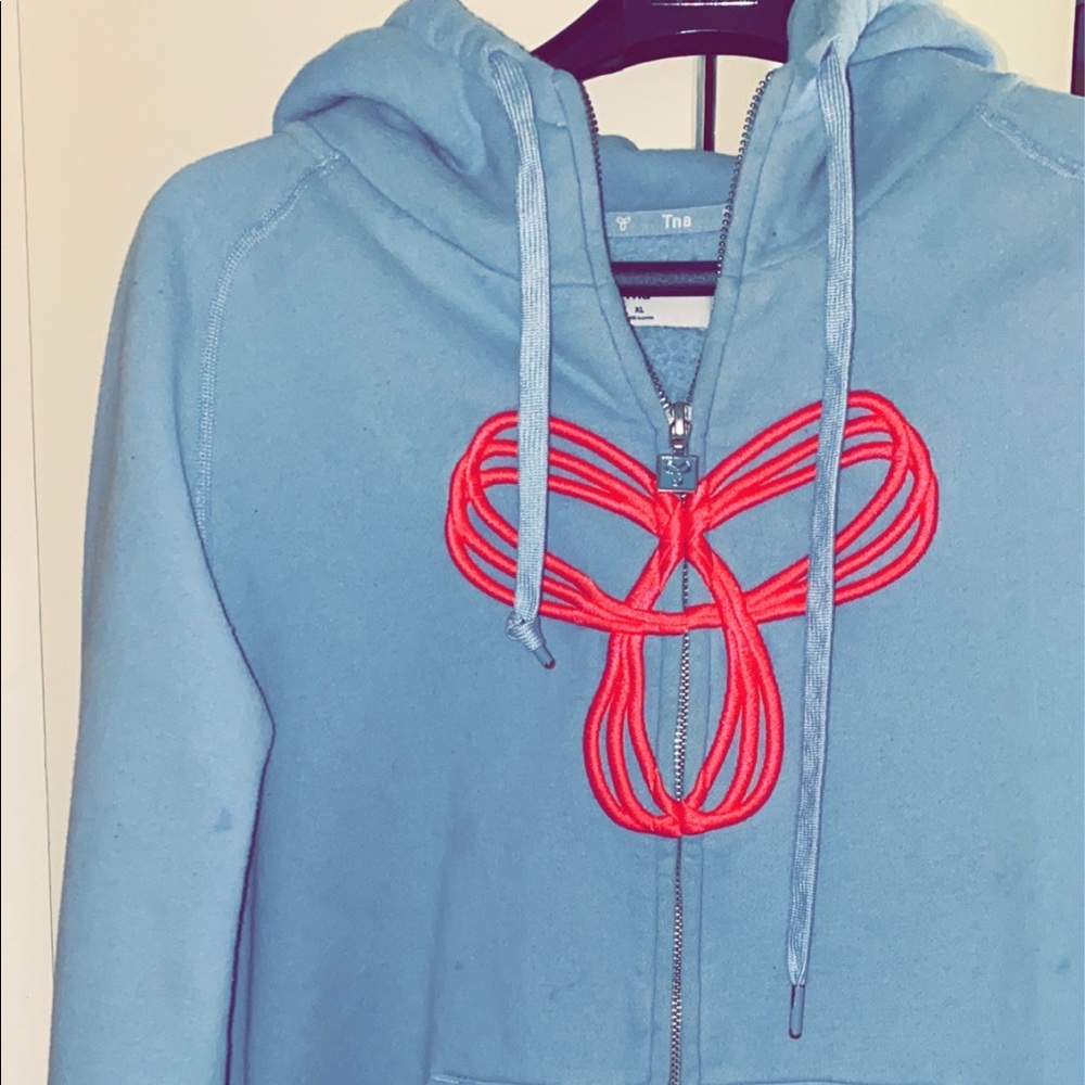 tna sweater